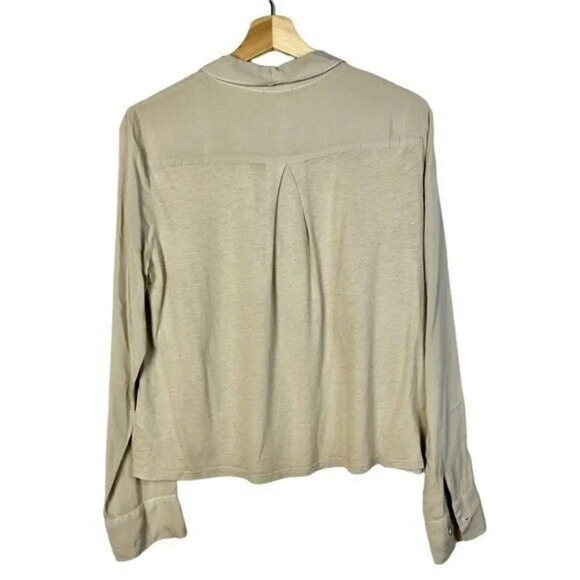 Splendid Beige Covered Button Cropped Long Sleeve Blouse L - Picture 2 of 4